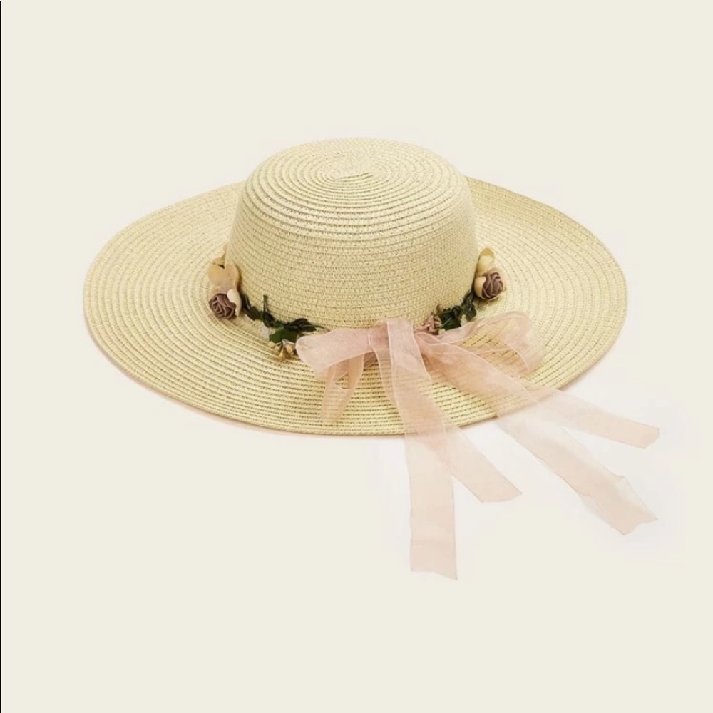 Gorgeous wide brimmed beach/ spring hat - Picture 6 of 11